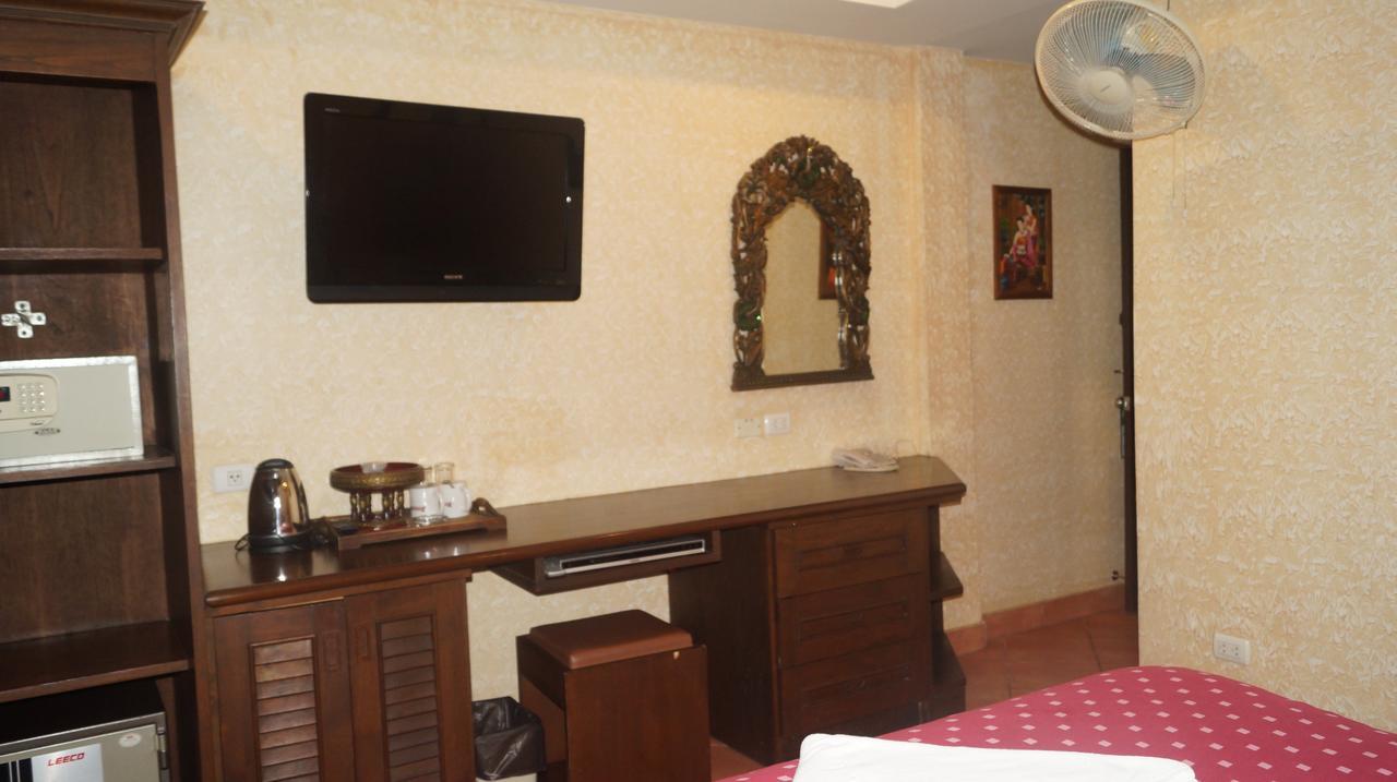 Queen Victoria Inn Pattaya Luaran gambar