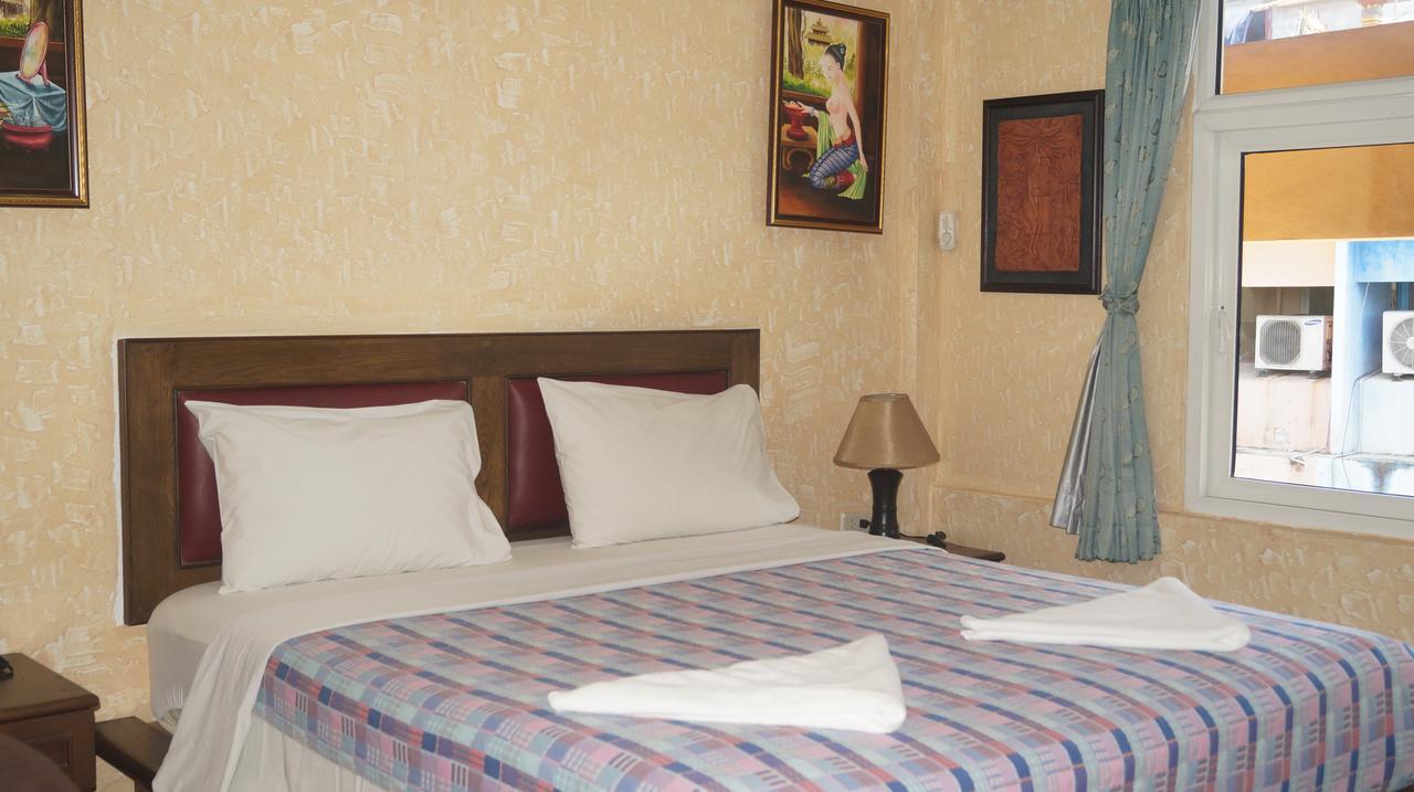 Queen Victoria Inn Pattaya Luaran gambar